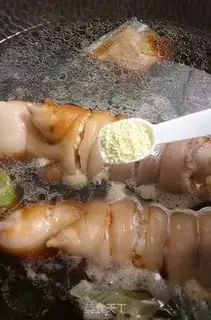 Make Red burning pig hoof step 4