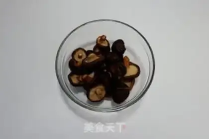 Make The pearl mushrooms burn five flowers step 0