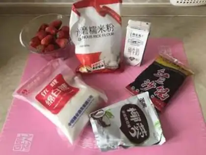 Make Strawberry Dafu step 0