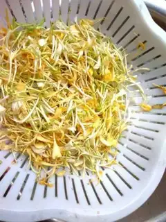 Make Homemade gold and silver tea step 5