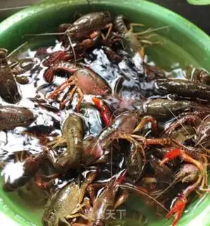 Make Spicy lobster step 1