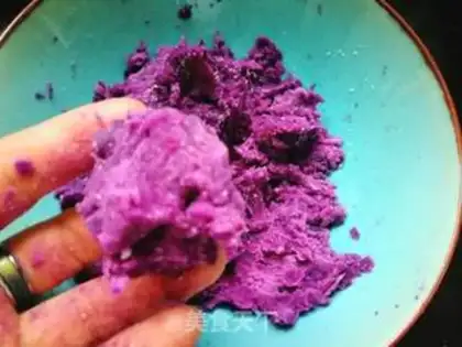 Make Coconut potato ball step 4