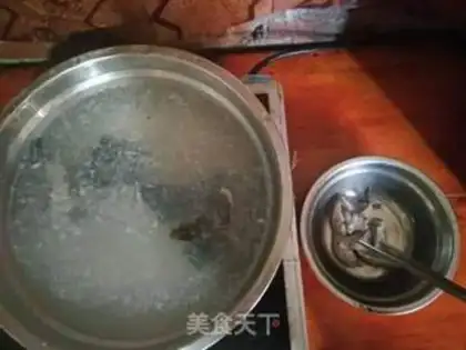 Make Chicken radish soup step 1