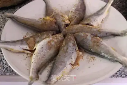 Make Fried yellow fish step 0