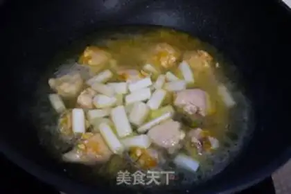 Make Sour soup with chicken wings step 8