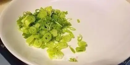 Make Silver omelet step 1
