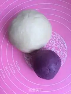 Make Coconut rolls step 3