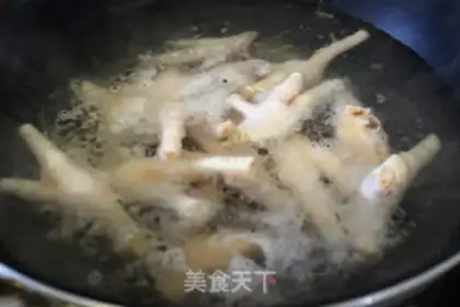 Make Peanut chicken feet step 2