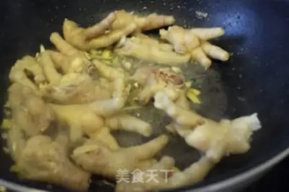 Make Peanut chicken feet step 4