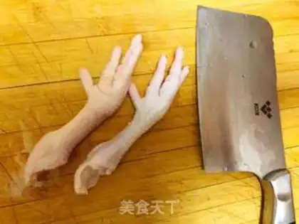Make Red chicken claws step 1