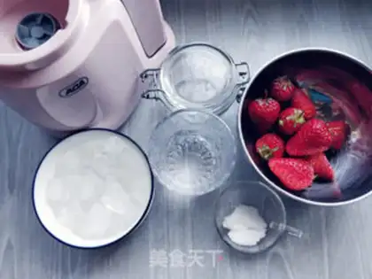 Make Strawberry smoothie step 0