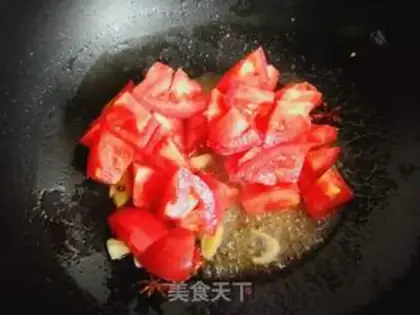 Make Tomato egg soup noodles step 5