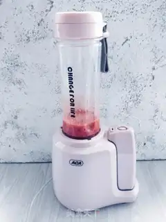 Make Strawberry smoothie step 5
