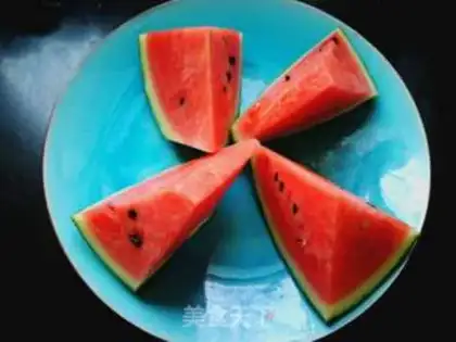 Make Fresh watermelon juice step 1