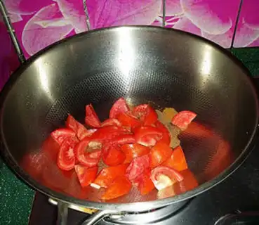 Make Tomato eggs and liver soup step 4