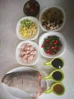 Make Pizza dry-burned fish step 2