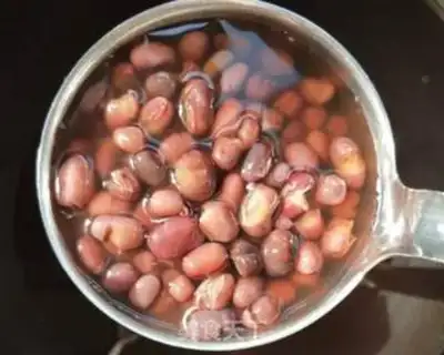 Make Ice cream and red beans soup step 1