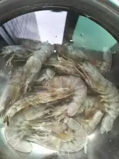 Make Curry shrimp step 0