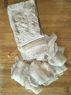 Make Onion carrots with five flowers step 1