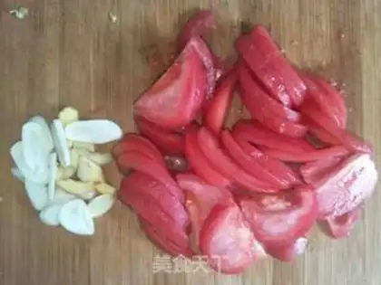Make Tomato fried cabbage step 0