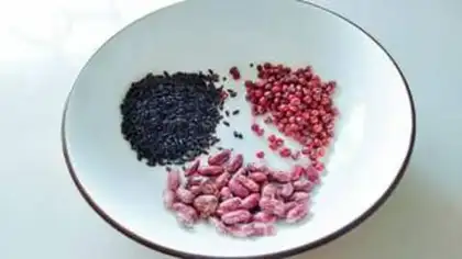 Make Red bean and black rice congee step 0