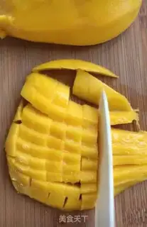 Make Mango yogurt step 0