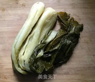 Make Duck leg pickles soup step 2