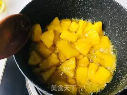 Make Pineapple inverted cake step 5