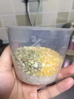 Make Porridge of corn and corn step 0