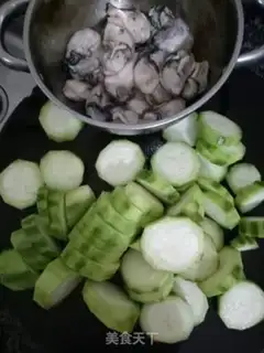 Make Smelt made oatmeal soup step 0
