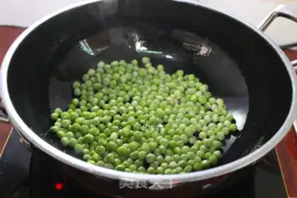 Make Spicy sweet peas step 3