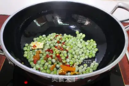 Make Spicy sweet peas step 4