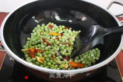 Make Spicy sweet peas step 5