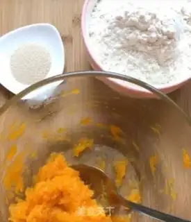Make Pumpkin bag step 0
