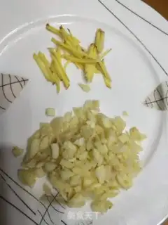 Make A wide saline dish step 1