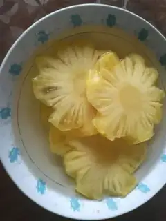 Make Pineapple mango juice step 1