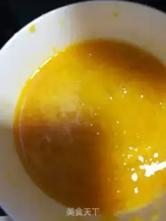 Make Pumpkin fried eggs step 1