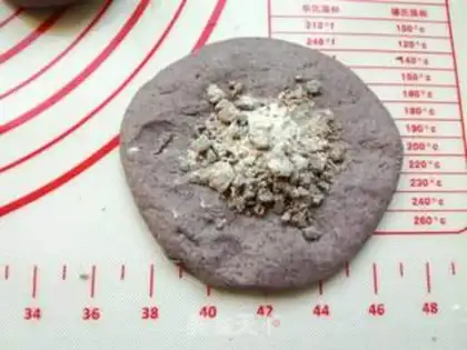 Make Red sugar triangle of groceries step 6