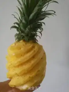 Make Fresh pineapple juice step 0