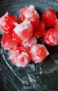 Make Little tomato snowball step 3