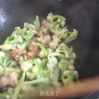 Make A simple dry-cooked vegetable step 10