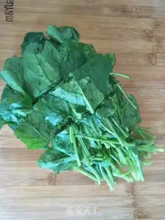 Make Eggs, spinach step 1