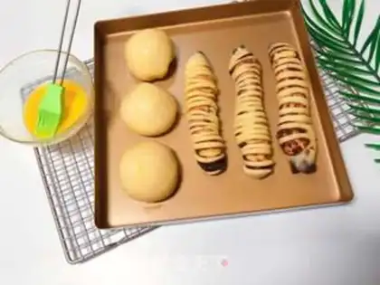 Make caterpillar bread step 14