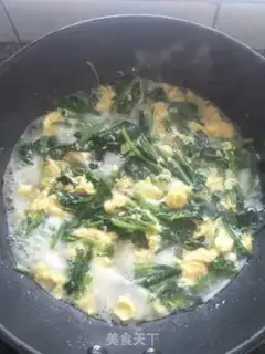 Make Eggs, spinach step 6