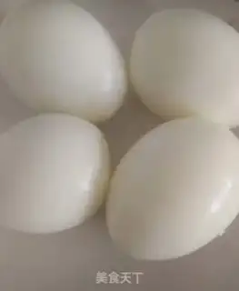 Make Red roasted eggs step 1