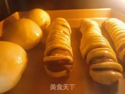 Make caterpillar bread step 15