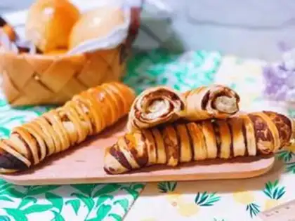 Make caterpillar bread step 18