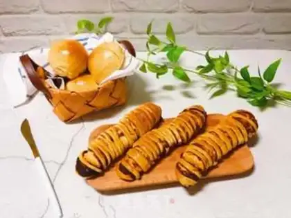 Make caterpillar bread step 20