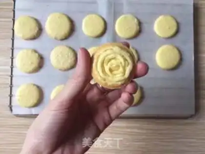 Make Mochalon sponge ball step 9