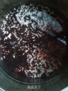 Make Red-tree, black rice congee step 0